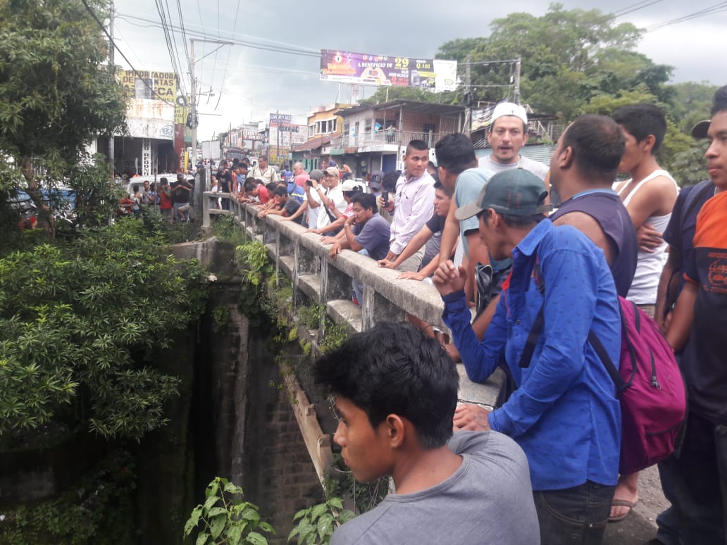 Hombre Pierde La Vida Al Lanzarse De Un Puente En Mazatenango