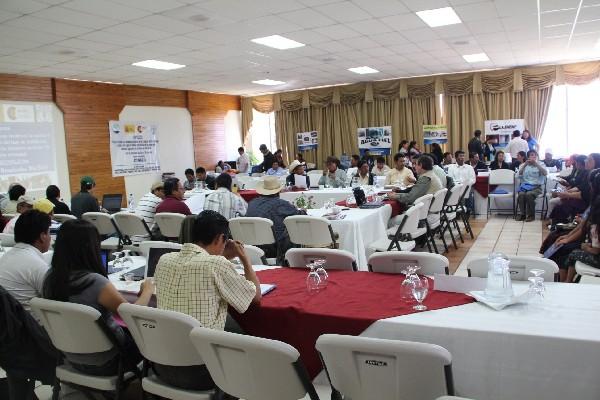 reunión de agricultores de varios municipios   se lleva a cabo en Panajachel, Sololá.