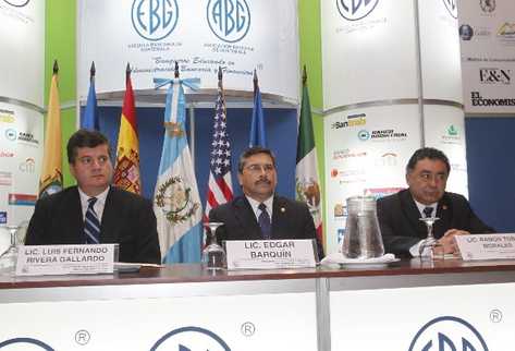 Luis Rivera, Édgar Barquín y Ramón Tobar,   participan en la inauguración del Congreso sobre Prevención de Lavado.