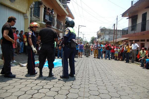 Mario Alberto González Sánchez , de 24 años, fue atacado por varios impactos de arma de fuego este sábado en la 3ª avenida entre la 4ª  y 5ª  calle de la zona 2, barrio El Rosario, Coatepeque, Quetzaltenango.