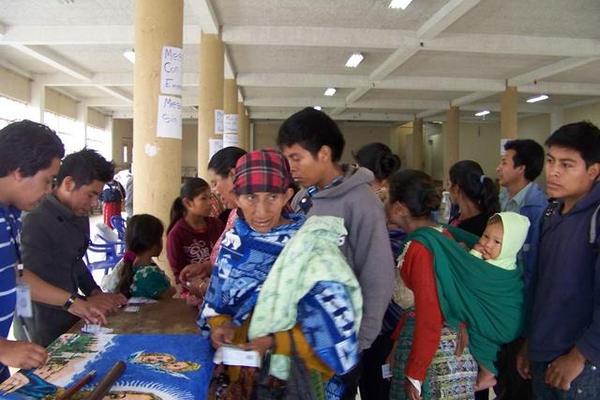 En el evento participan niños, adolescentes y población en general. (Foto Prensa Libre: Héctor Benjamín Sapón)<br _mce_bogus="1"/>