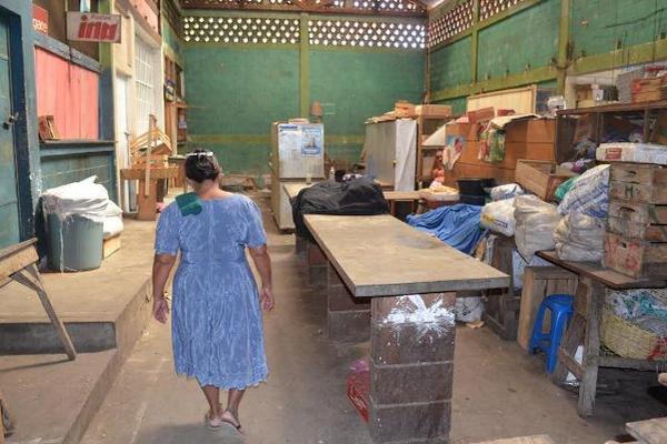 Uno de los tres negocios que fue objeto de robo en San Andrés Villa Seca, Retalhuleu. (Foto Prensa Libre: Jorge Tizol) <br _mce_bogus="1"/>