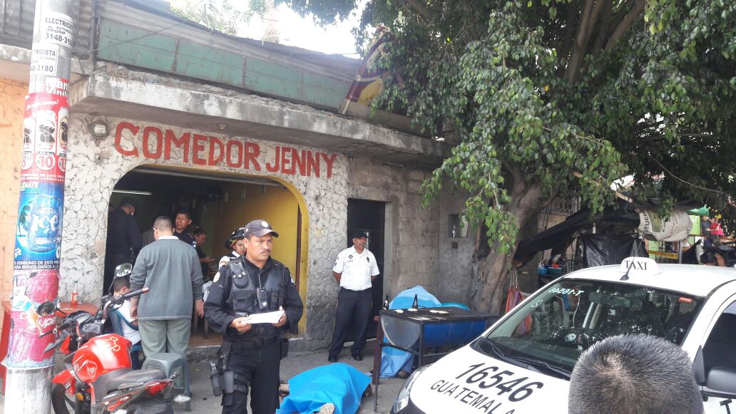 Comedor donde se registró el ataque armado en Villa Nueva. Foto Prensa Libre: @SantosDalia.