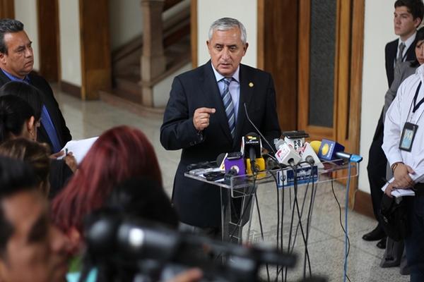 El presidente Otto Pérez Molina exigió ayer, en junta de Gabinete, que la SAT debe de recaudar más. (Foto Prensa Libre: Esbín García).<br _mce_bogus="1"/>