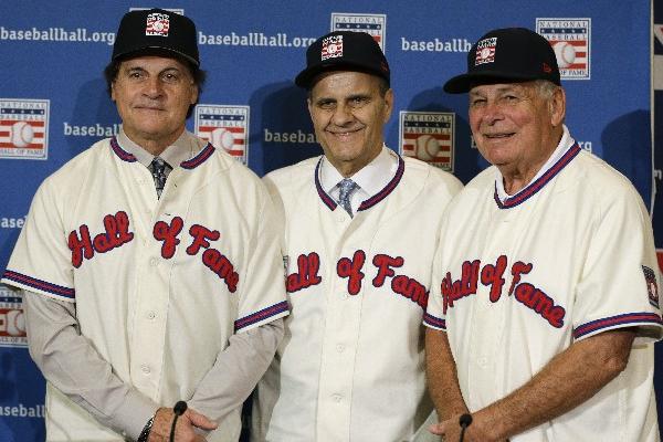 Tony La Russa, Joe Torre y  Bobby Cox ingresan en el Salón de la Fama del Beisbol. (Foto Prensa Libre: AP)