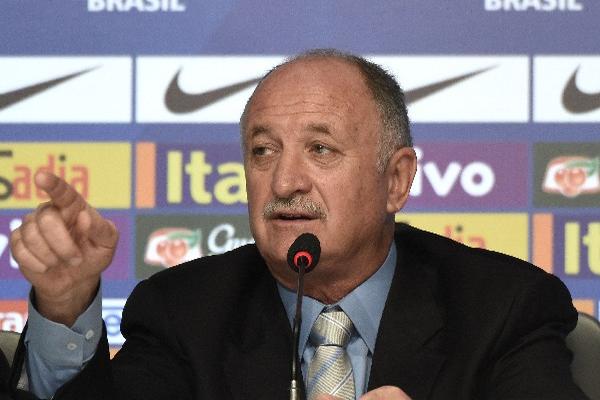 El equipo de Brasil para el mundial de futbol muestra la continuidad en la segunda edición de la "familia" Scolari. (Foto Prensa Libre: AFP)