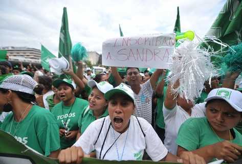 Los dirigentes de la UNE no descartan hacer nuevas movilizaciones, ahora  en la Corte de Constitucionalidad,  en favor de la inscripción de Sandra Torres; la CC tiene la última palabra.