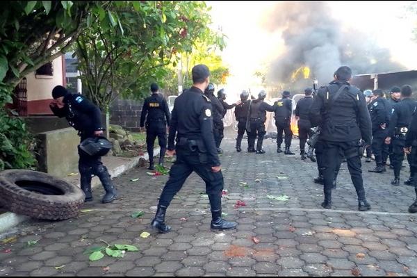 Operativo policial en San Pablo, San Marcos. (Foto Prensa Libre: Aroldo Marroquín).