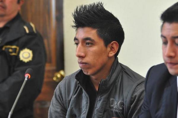 Un hombre de 22 años es señalado de trasladar a un menor de edad que perpetró un ataque armado contra un bus. (Foto Prensa Libre: Alejandra Martínez)<br _mce_bogus="1"/>