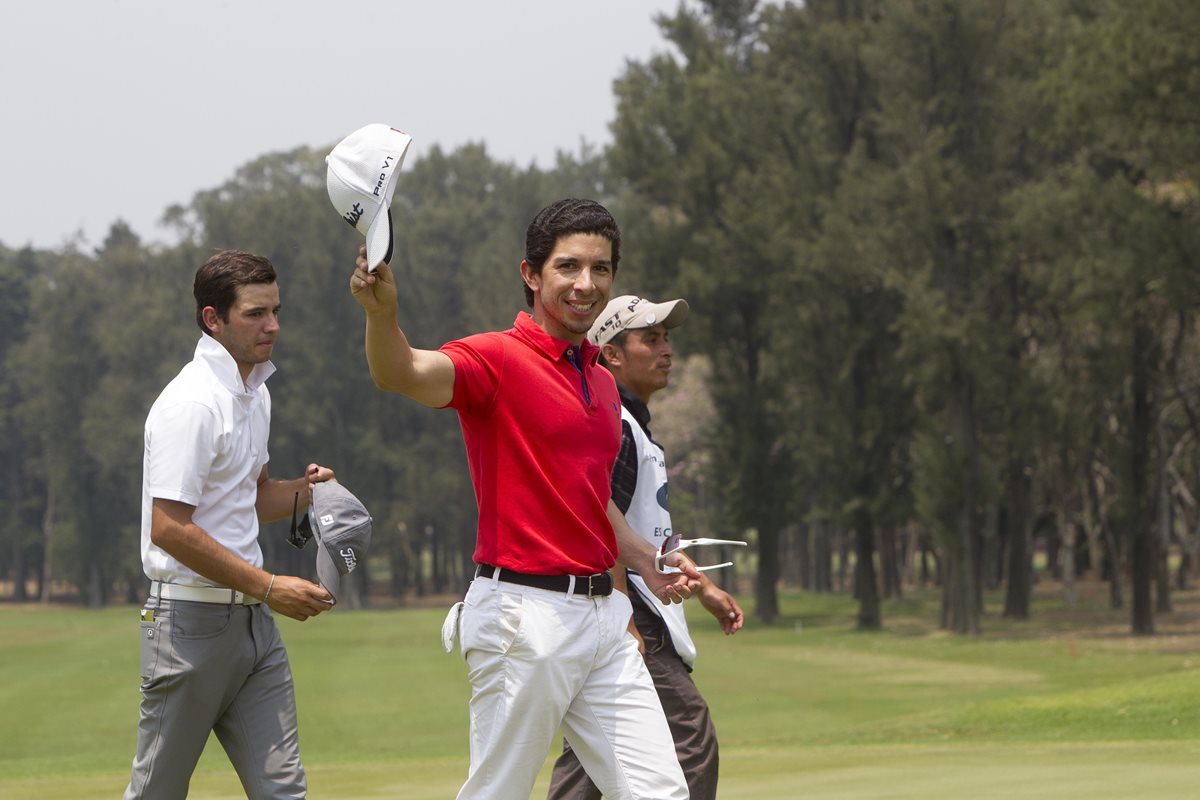 Pablo Acuña lidera el Mayan Golf 2017 después de dos rondas de competencia. (Foto Prensa Libre: Norvin Mendoza)