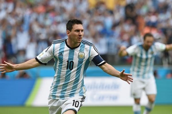 Lionel Messi festeja su primer gol ante Nigeria. (Foto Prensa Libre: AFP)