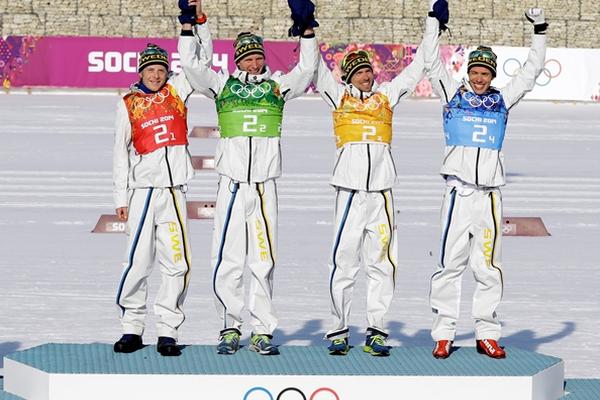 Lars Nelson, Daniel Richardsson, Johan Olsson y Marcus Hellner son los suecos ganadores. (Foto Prensa Libre: AP)