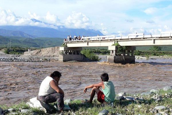 El nivel del río Motagua ha subido considerablemente durante las últimas semanas.