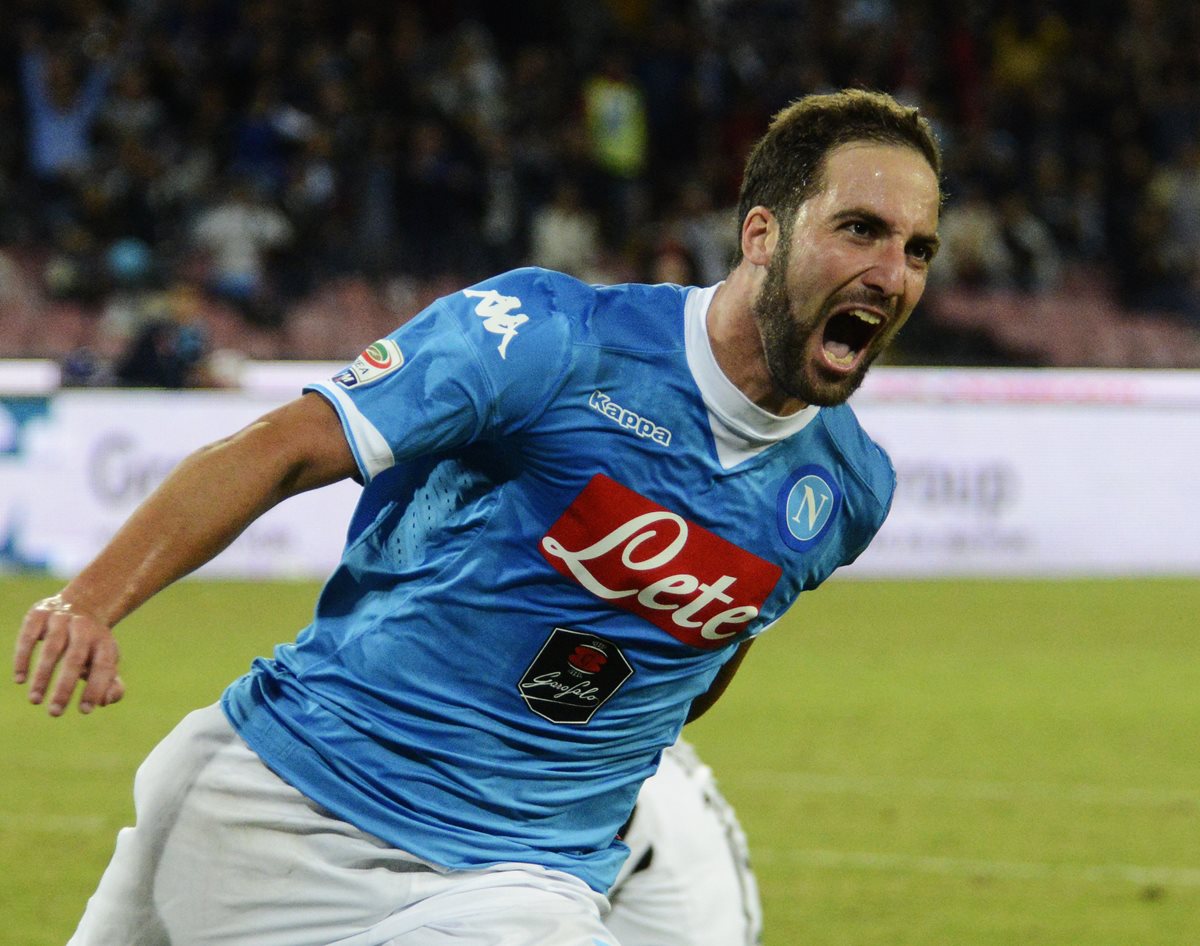 Gonzalo Higuaín abrió el marcador frente a la Juventus. (Foto Prensa Libre: AP)