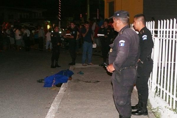 Grecia Elizabet Pérez Escobar, de 29 años, fue asesinada a balazos el  martes por la noche en la octava avenida y 14 calle de Puerto Barrios (Foto Prensa Libre: Edwin Perdomo)