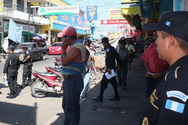 la PNC efectúa  operativos en  la ciudad  de Escuintla.