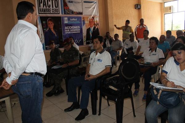 El gobernador de Jutiapa Armando Palma, durante la reunón de coordinación del CODESAN (Foto Prensa Libre: Oscar González)