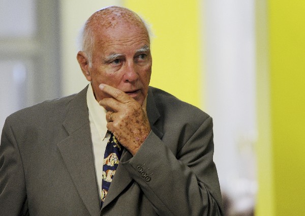 Bob Hewitt tuvo una destacada carrera en dobles masculino y dobles mixtos. (Foto Prensa Libre: AP)