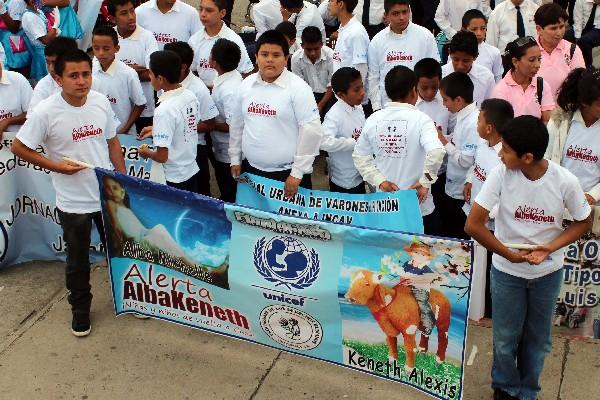 Niños  de Jalapa marchan para  exigir que se respeten  los derechos de la niñez y la adolescencia.