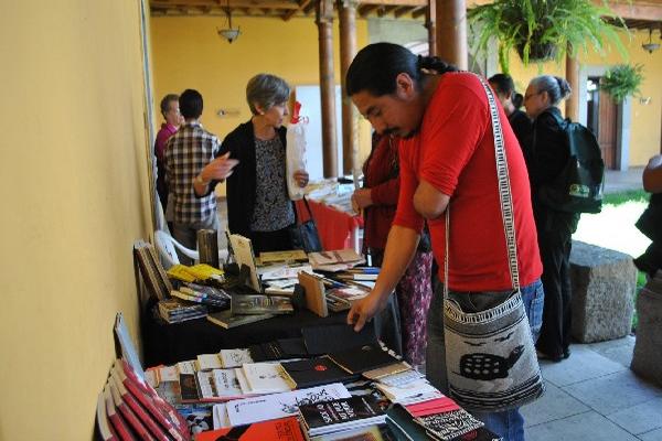 En Casa No'j se celebra  feria del libro.