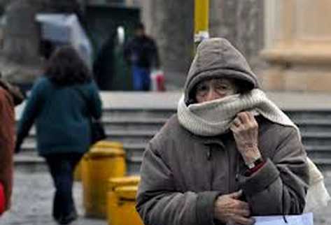 Se recomienda a la población abrigarse para evitar enfermedades respiratorias. (Foto Prensa Libre: Archivo)