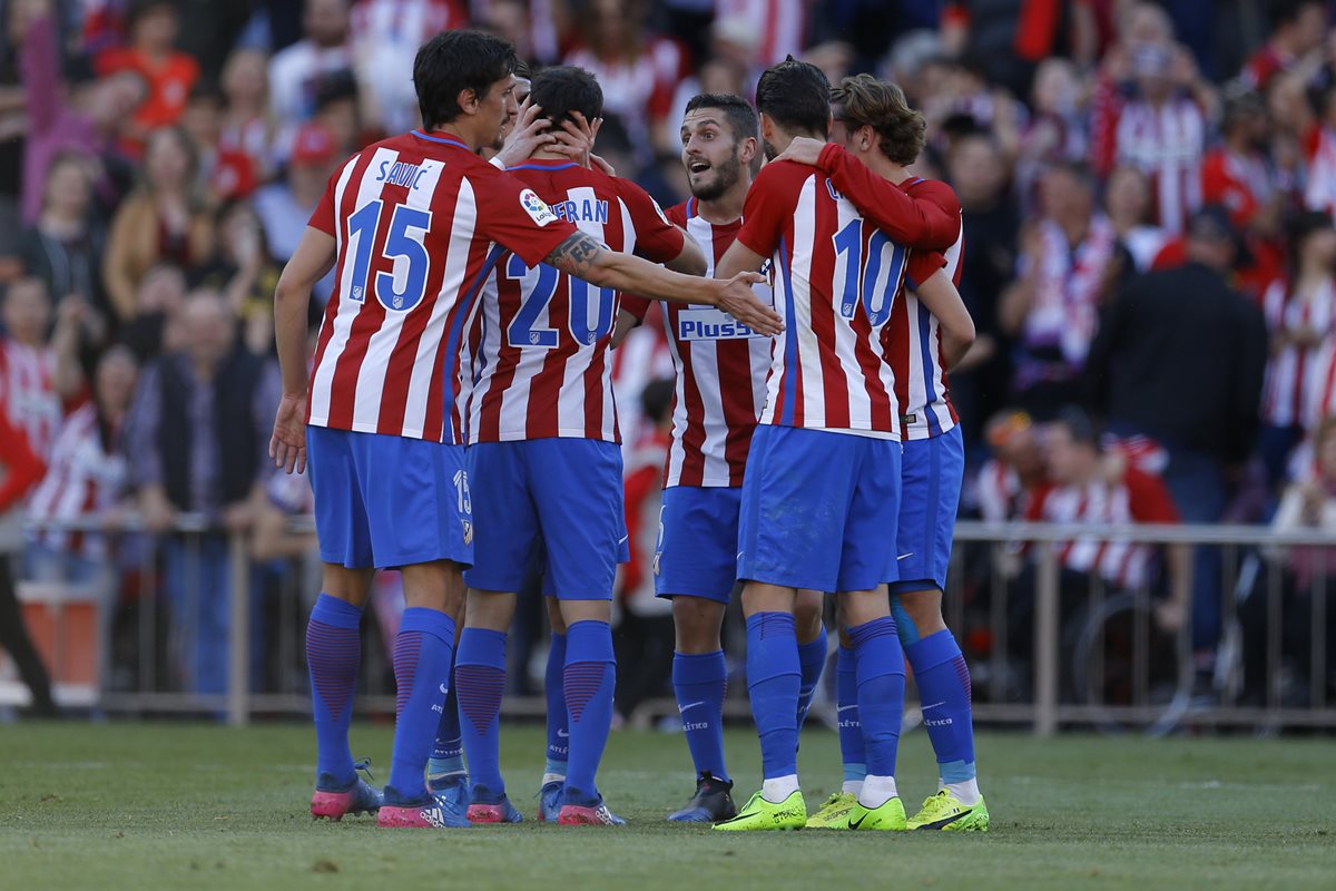 El Atlético no perdonó al Sevilla y le alargó su mala racha. (Foto Prensa Libre: AP)