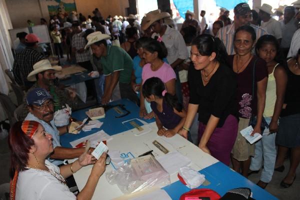 Xincas de Jutiapa emiten su voto para elegir a la junta directiva que los representará por cinco años.