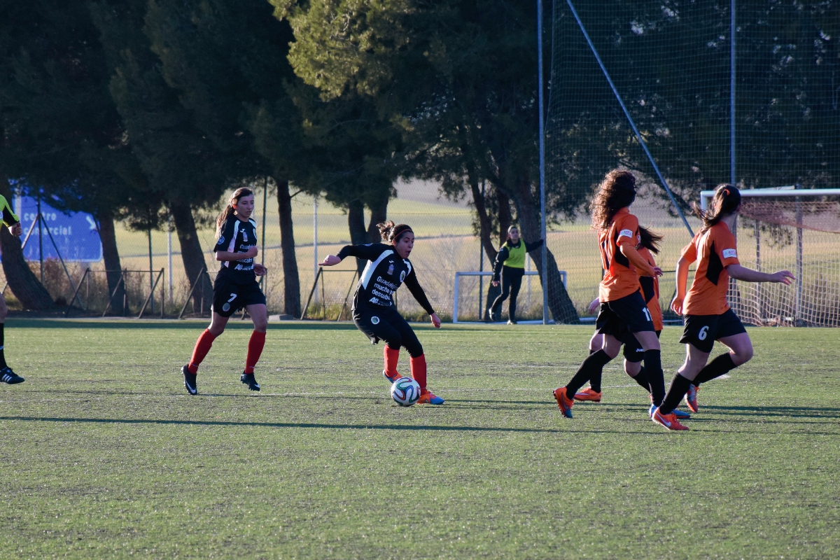 Ana Lucía Martínez se ha convertido en una de las figuras en la liga de ascenso del futbol español. (Foto Prensa Libre: Ana Lucía Martínez)