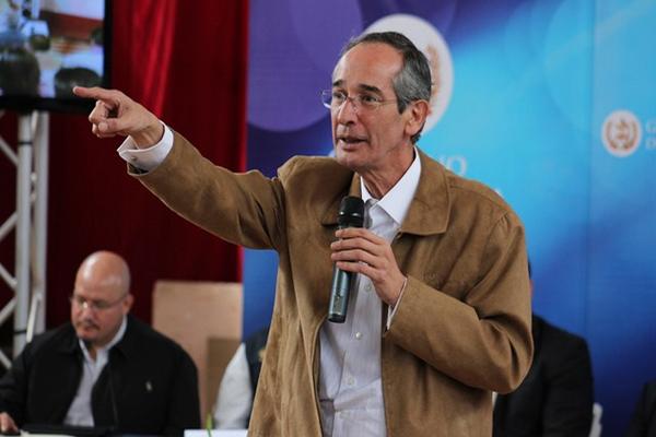 El presidente Álvaro Colom presentó los logros de su administración en lo que será la última gira de su administración (Foto Prensa Libre: Mike Castillo) <br _mce_bogus="1"/>