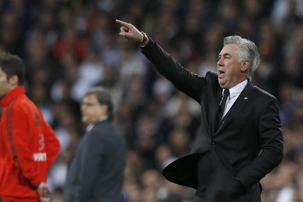 Ancelotti ha perdido los dos clásicos con el Real Madrid. (Foto Prensa Libre: EFE)