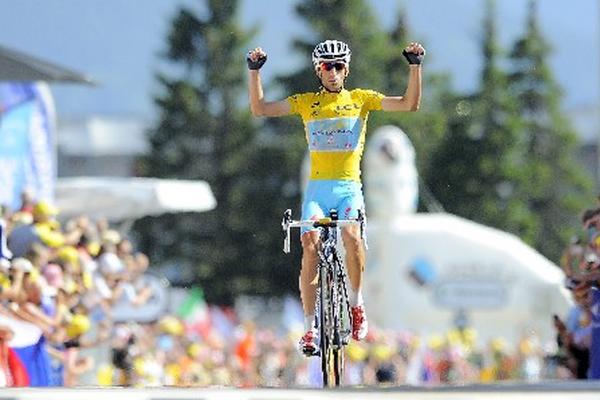 Vincenzo Nibali se impuso en la etapa 18 del Tour de Francia. (Foto Prensa Libre: EFE)