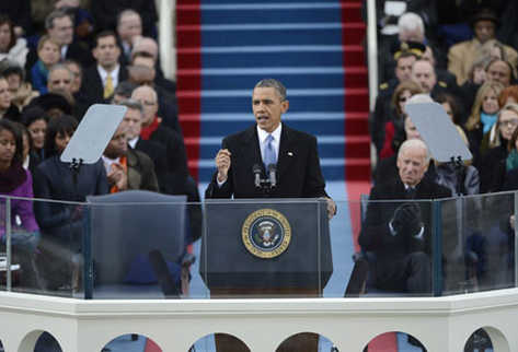 Barack Obama da un discurso tras jurar su cargo durante la ceremonia de investidura celebrada en el Capitolio, Washington. (Foto Prensa Libre: EFE)