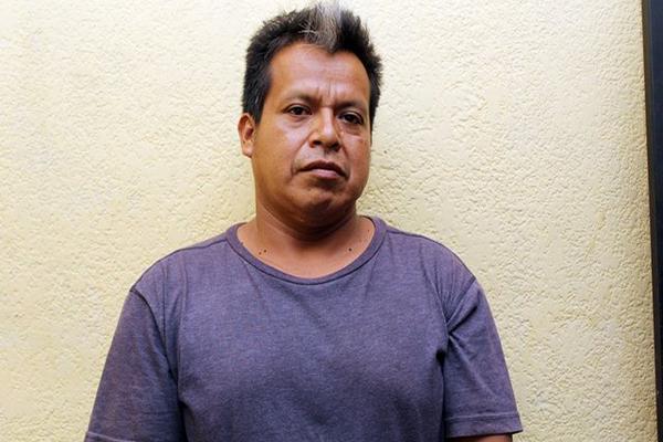 El detenido fue consigando al tribunal de Justicia respectivo. (Foto Prensa Libre: Rolando Miranda)