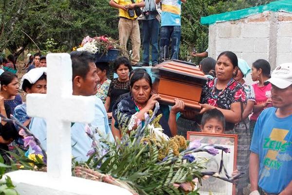 Víctima fue hallada en un cementerio clandestino en cuartel militar de Cobán.<br _mce_bogus="1"/>