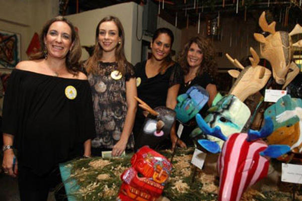 Directivas de la Fundación Margarita Tejada: María de Rojas, Paola de Castillo, Alexandra de Flores e Isabel Tejada. (Foto Prensa Libre: Edwin Castro)