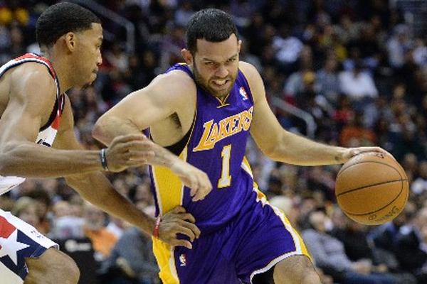 Los Lakers de Los Ángeles cayeron contra los Wizards. (Foto Prensa Libre: EFE)