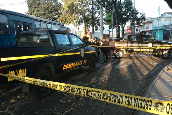 Murió en el hospital Roosvelt el taxista que fue atacado a balazos en la colonia Nimajuyu zona 21. (Foto Prensa Libre: E. Paredes)