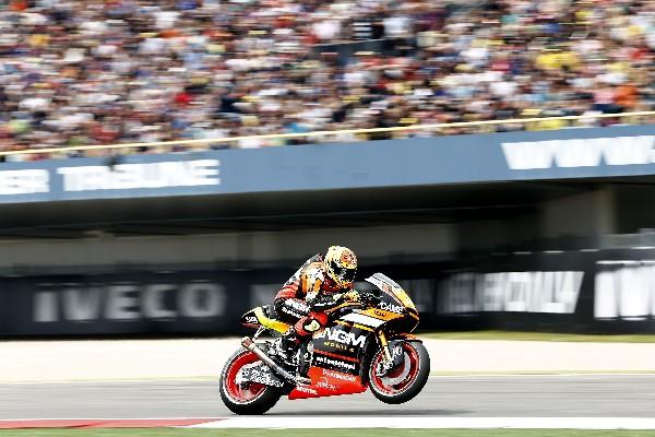 El español Aleix Espargaró lideró los ensayos libres en Alemania. (Foto Prensa Libre: AP)