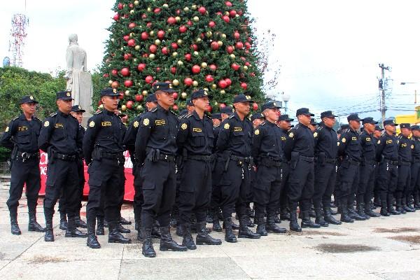 En Cobán han sido asignados 69 policías, para reforzar la PNC de Alta Verapaz y contrarrestar hechos ilícitos durante los festejos de fin de año.