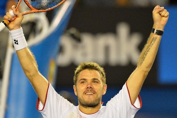 El suizo Stanislas Wawrinka expresa toda su felicidad luego de vencer al checo Tomas Berdych en semifinales. (Foto Prensa Libre: AFP)