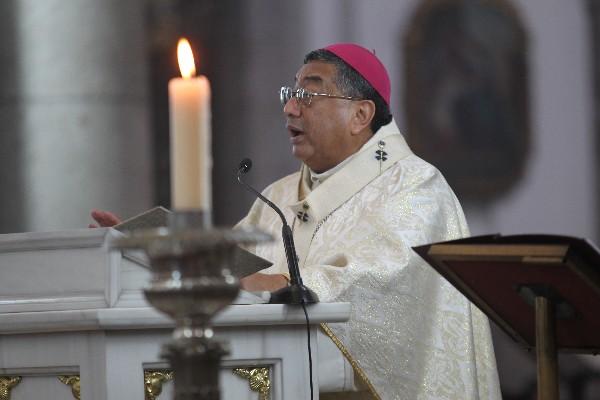 Óscar Julio Vian Morales, arzobispo metropolitano.