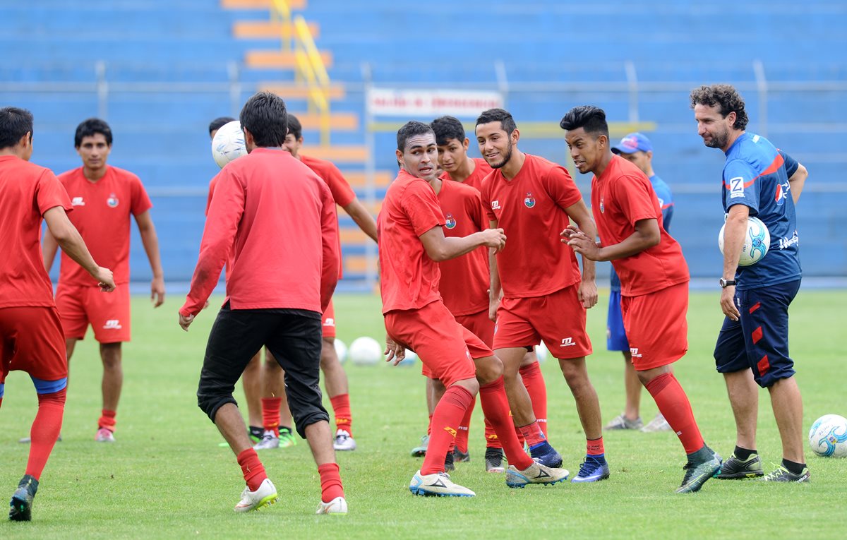 Municipal recibe a Mictlán a las 12.30 horas, en el estadio Manuel Felipe Carrera. (Foto Prensa Libre: Francisco Sánchez)