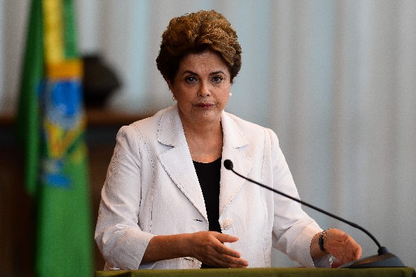 Dilma Rousseff asumirá personalmente su defensa ante el Senado de Brasil. (Foto Prensa Libre: AF)