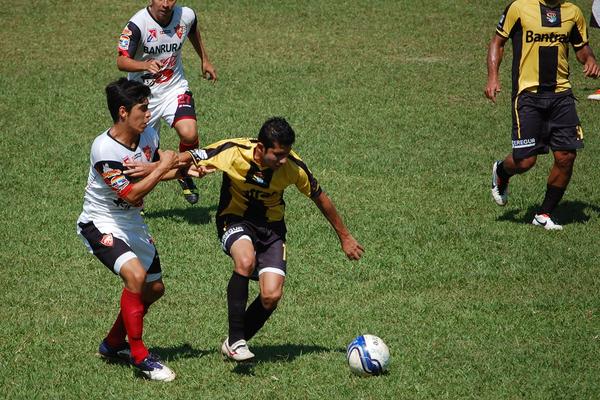 Coatepeque tuvo otro juego amistoso, esta vez se impuso 2-1 a Aurora. (Foto Prensa Libre: Alexander Coyoy)