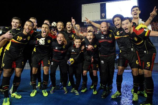 La selección de    Bélgica ganó en su visita a Croacia (2-1) y consiguió su regreso a un mundial. Será su intervención 12. (Foto Prensa Libre: AFP)