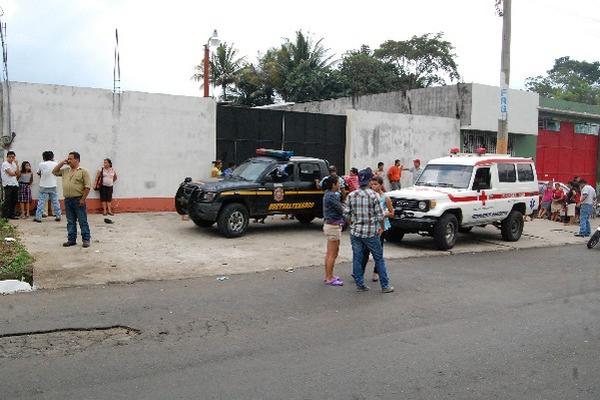 Puerta de ingreso a bodega donde fueron hallados dos cuerpos.