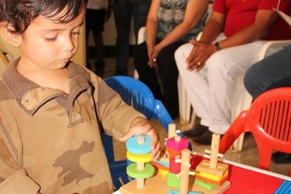 La sala cuenta con juegos para el entretenimiento y recuperación de niños. (Foto Prensa Libre: Oswaldo Cardona)<br _mce_bogus="1"/>