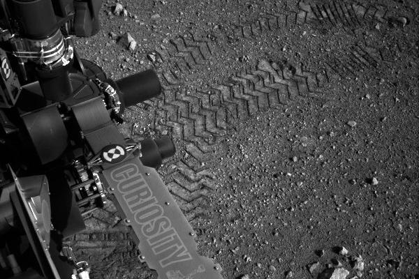 Robot Curiosity inicia su expedición sobre la superficie de Marte. (Foto Prensa Libre: AFP)<br _mce_bogus="1"/>