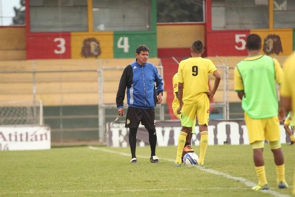 Al mando del técnico Francisco Melgar —izquierda—, Marquense se prepara para enfrentar a Coatepeque. (Foto Prensa Libre: Aroldo Marroquín)