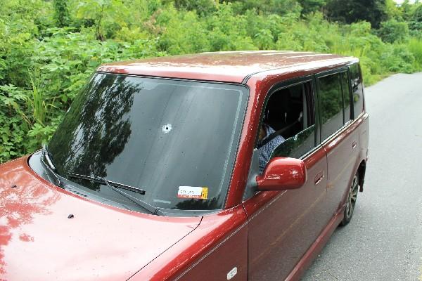 Vehículo en el que quedaron los cadáveres de dos hombres, en la Ruta Nacional 14, Escuintla.